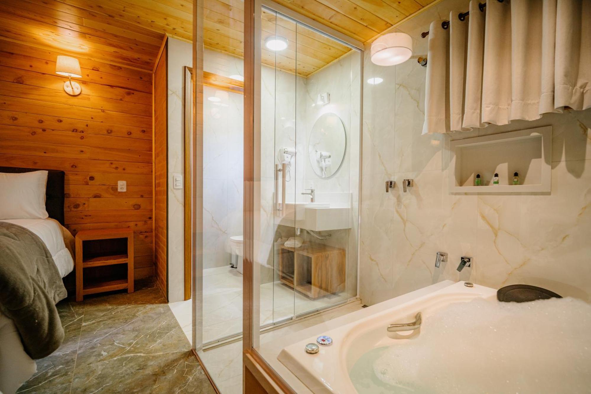 Lodge Lucca